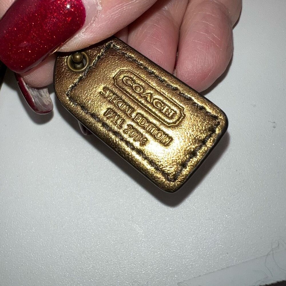 COACH‎ SPECIAL EDITION Fall 2004 Leather Signature Wristlet Bronze Buckle - Picture 7 of 12